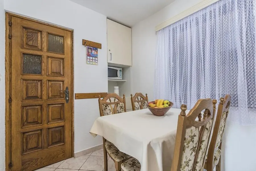 Meressa Leonardo Apartment Novigrad