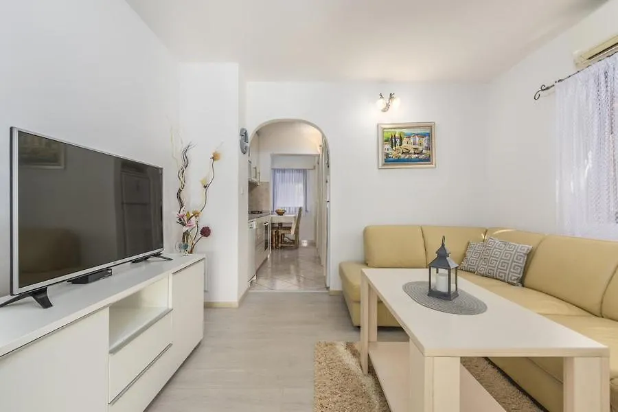 Meressa Leonardo Apartment Novigrad Istria