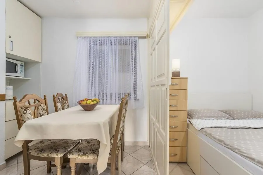 Meressa Leonardo Apartment Novigrad Istria