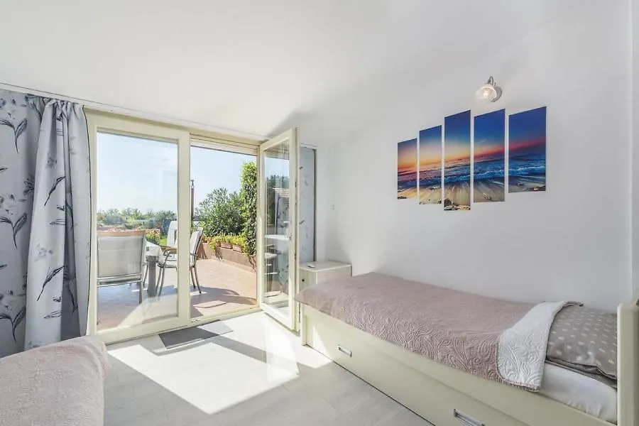 Meressa Leonardo Apartment Novigrad