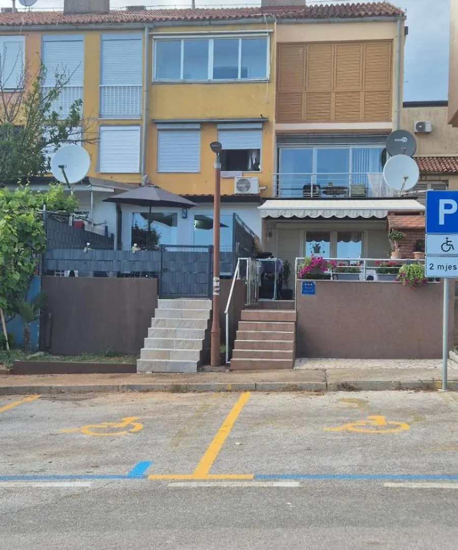 Meressa Leonardo Apartment Novigrad Istria